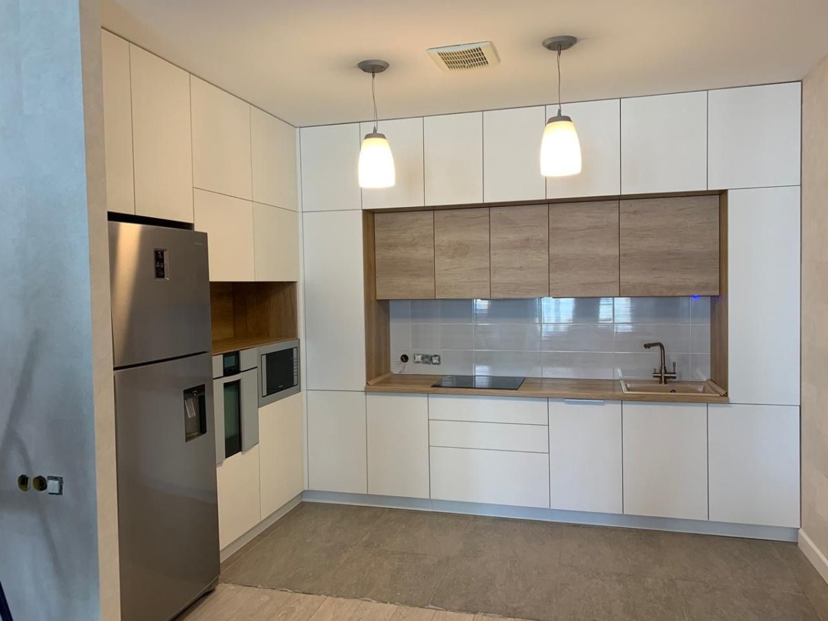 Кухни с высокими верхними ящиками