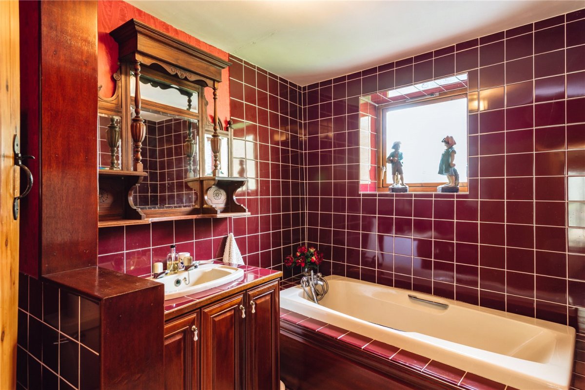 Бордовая плитка