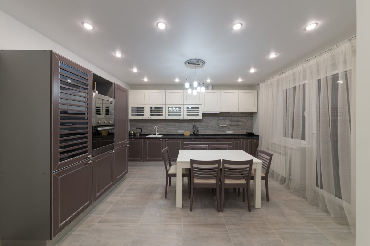 Точечные светильники на кухне