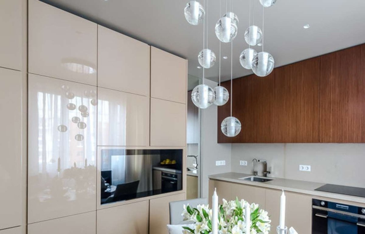 Освещение на кухне с натяжным