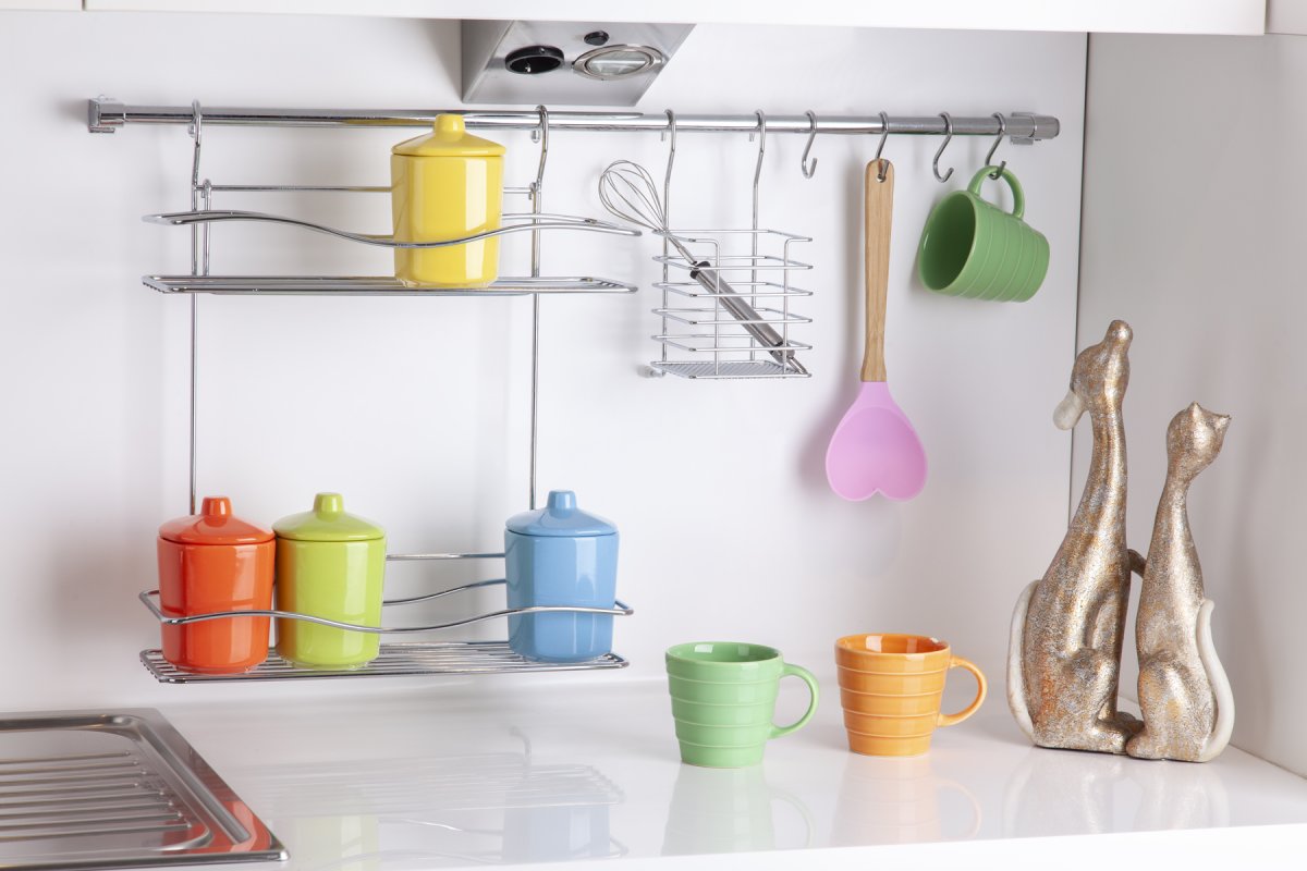 Рейлинги для кухни в интерьере