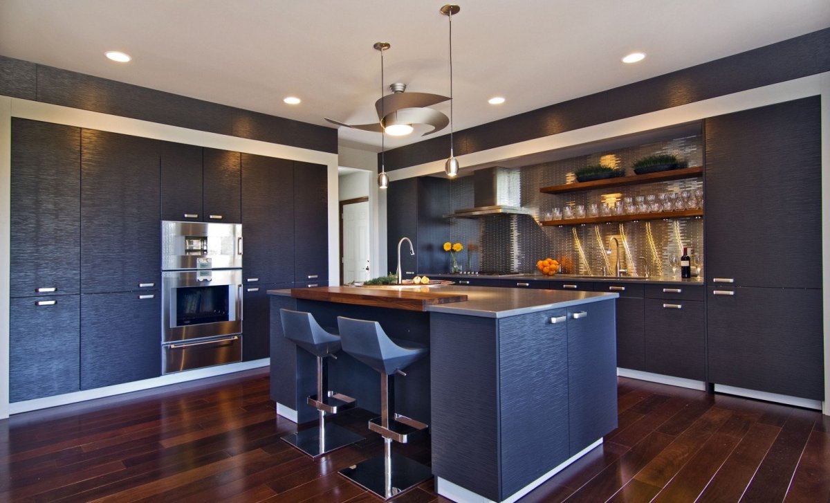 Темно синяя кухня