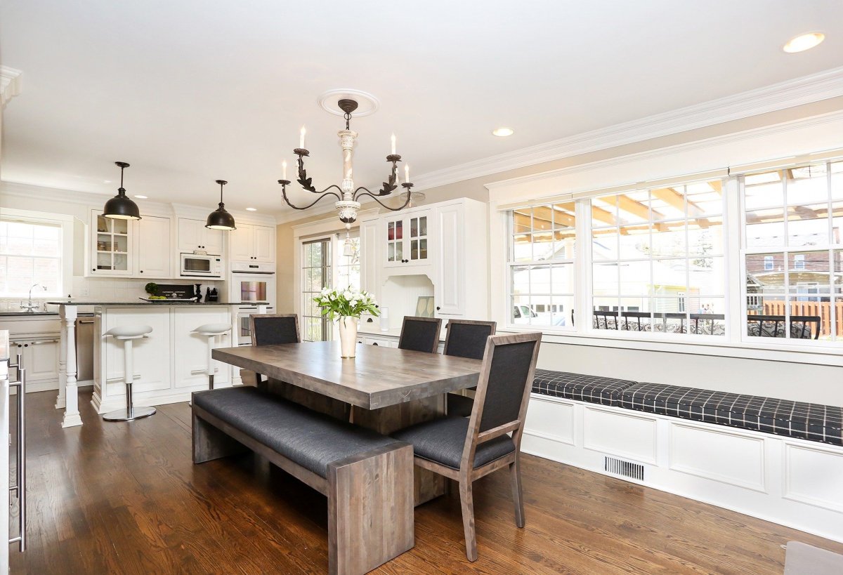 Интерьер проходной кухни столовой