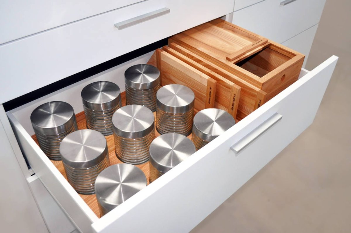 Наполнение ящиков для кухни Blum