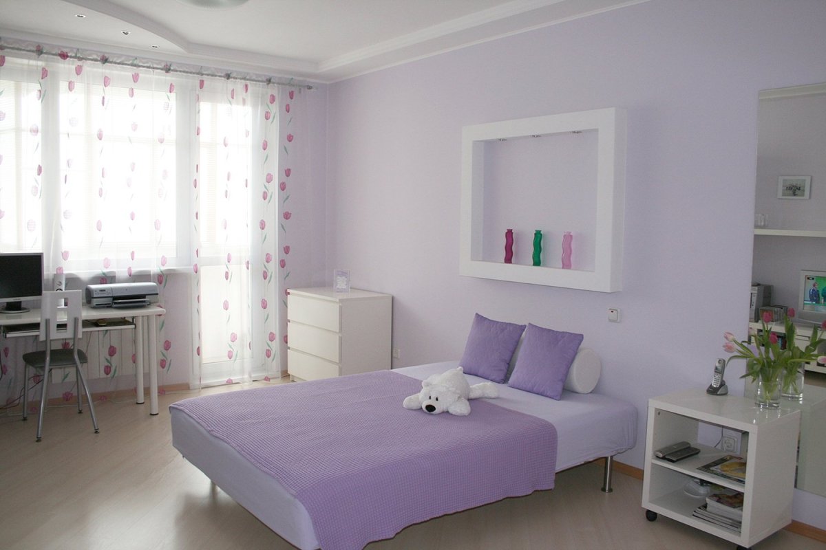 Светло сиреневые стены