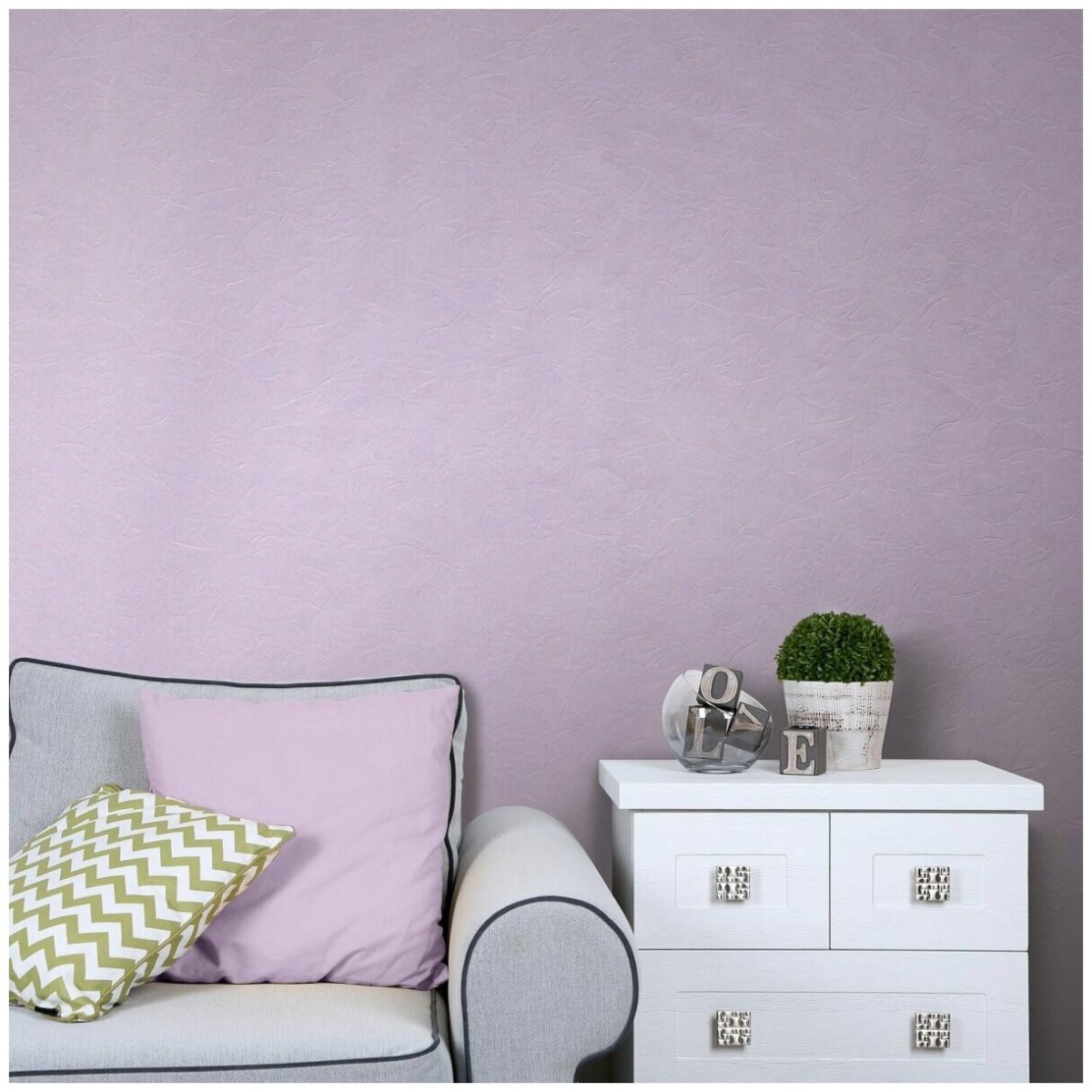 Пепельно-фиолетовые стены