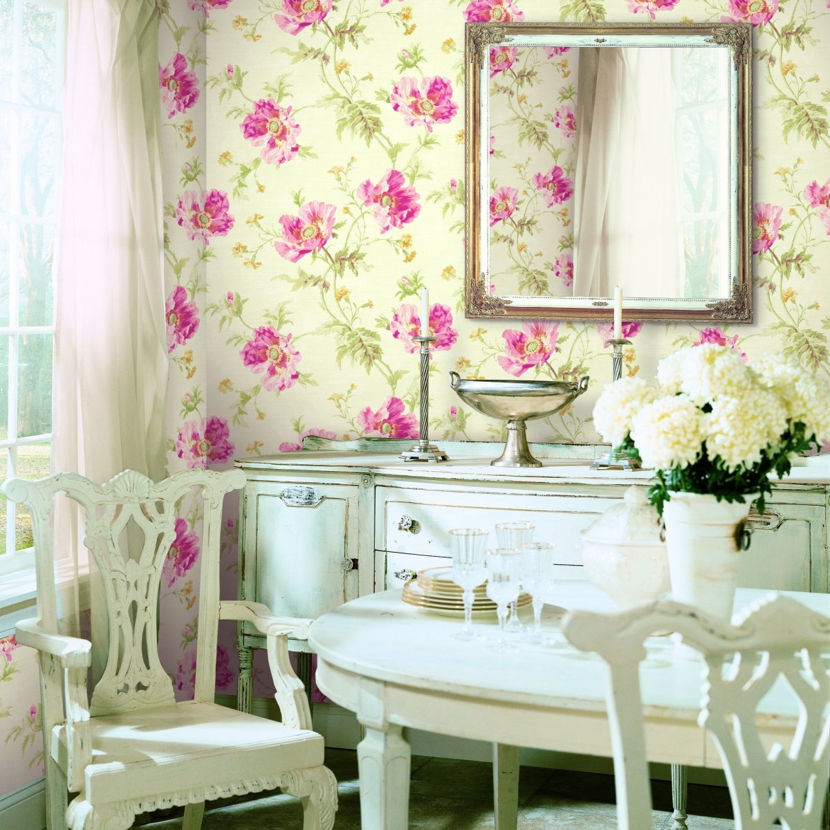 Обои в цветочек в интерьере