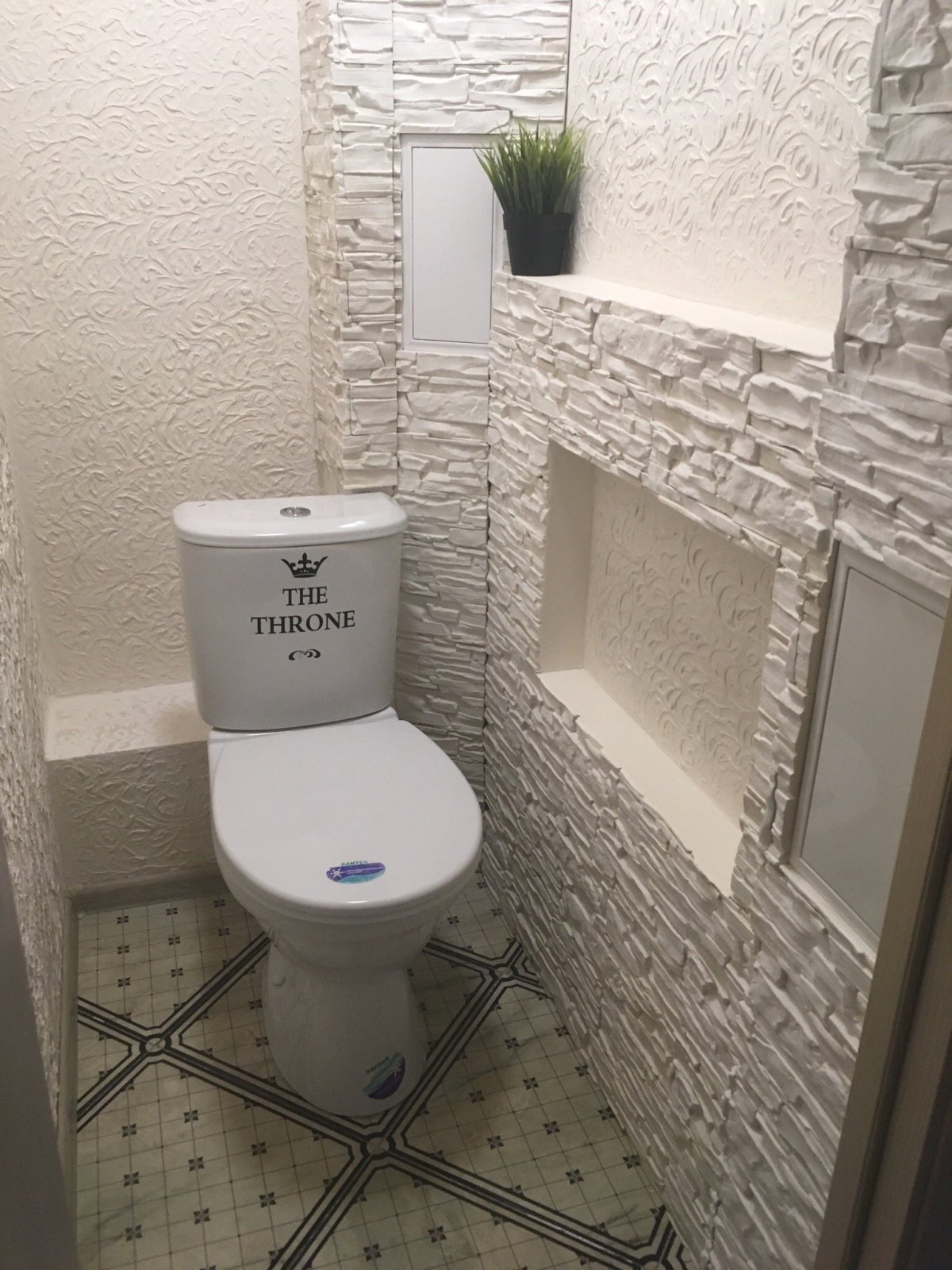 Отделка туалета декоративным камнем