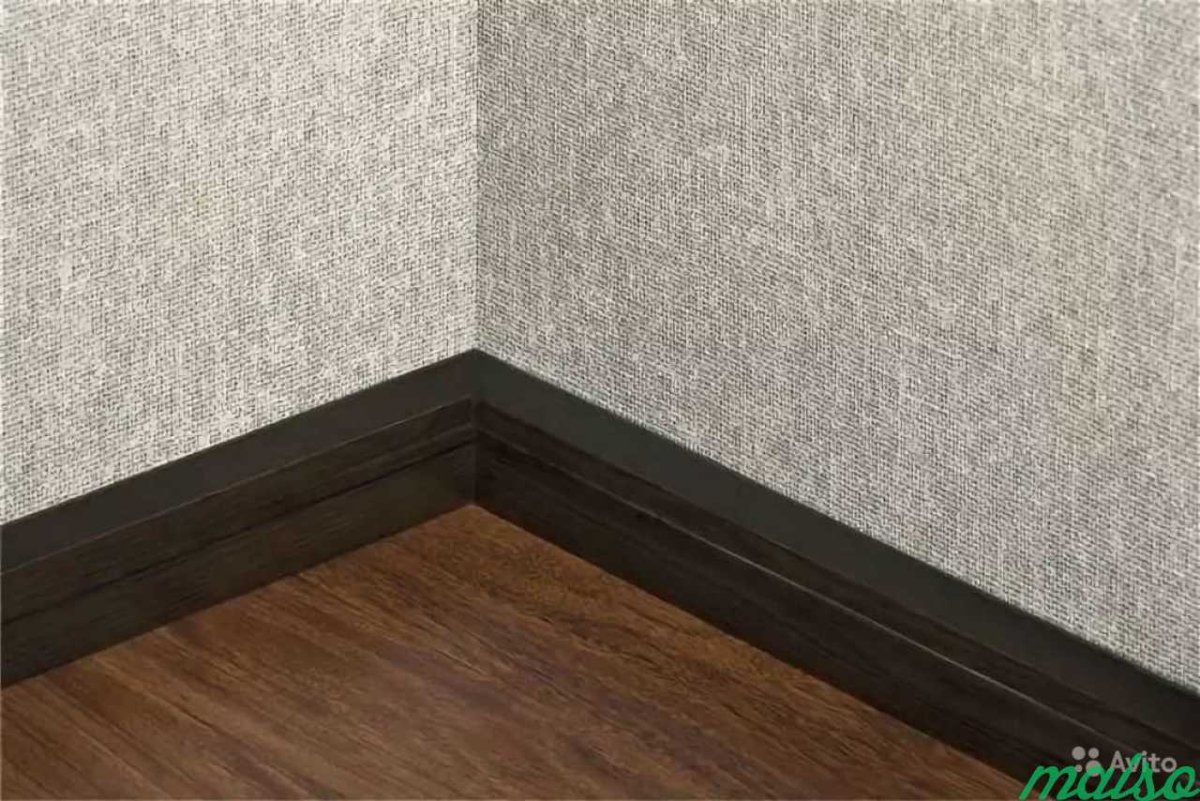 Плинтус из ламината