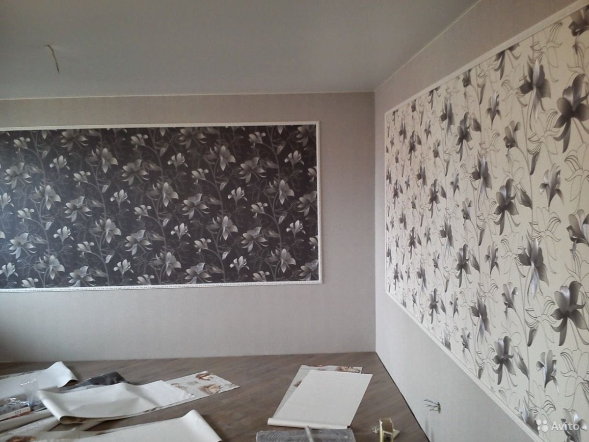 Поклейка стен разными обоями