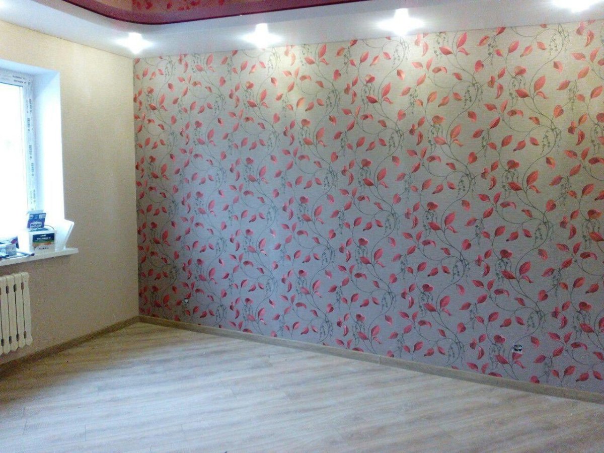 Оклейка стен обоями