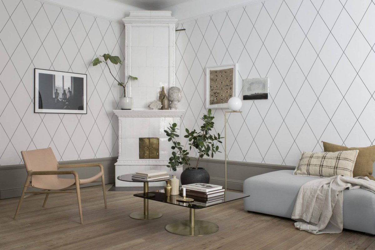 Геометрические обои в интерьере гостиной