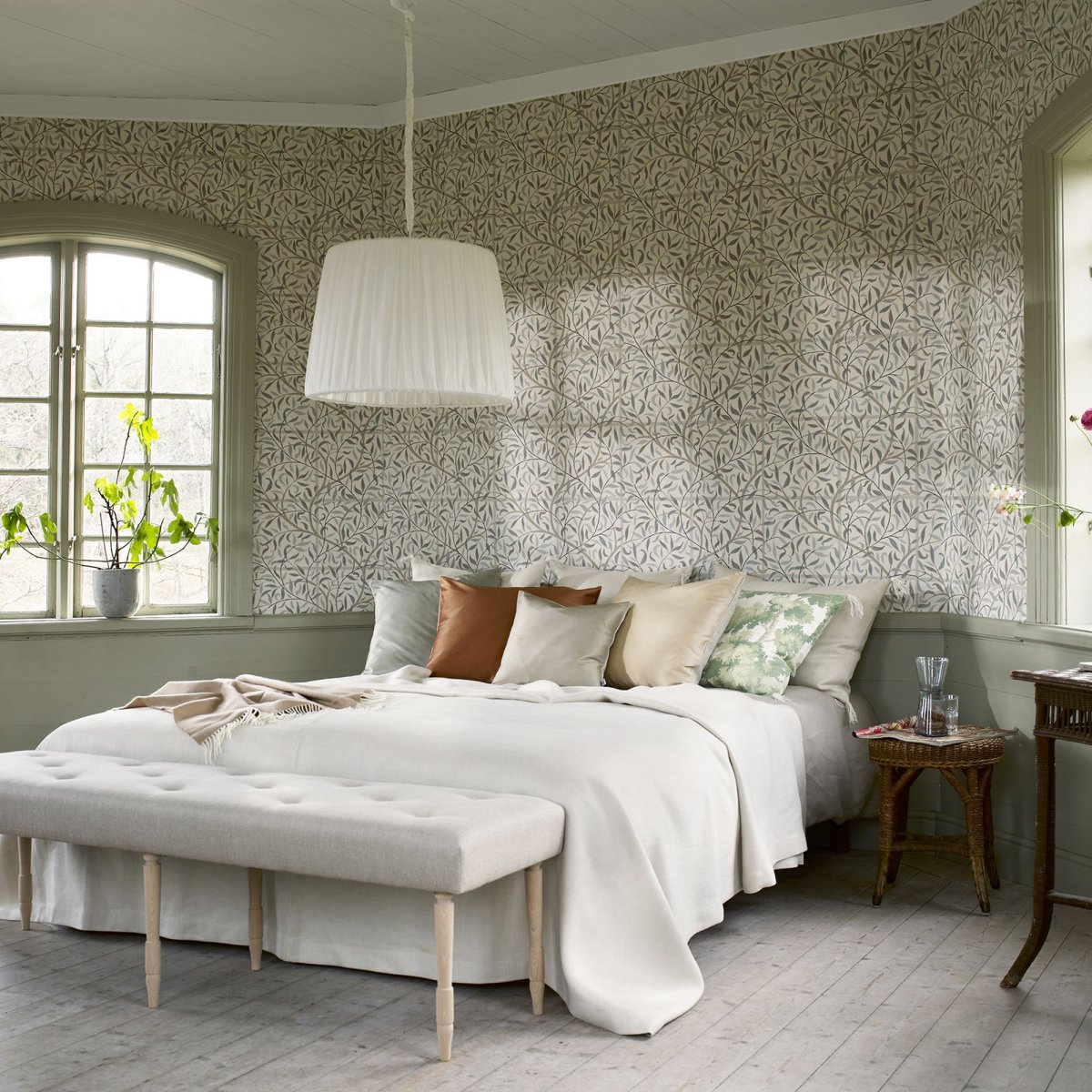 Обои Уильям Моррис в интерьере спальни