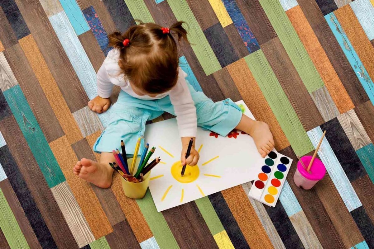 Разноцветный ламинат для детской