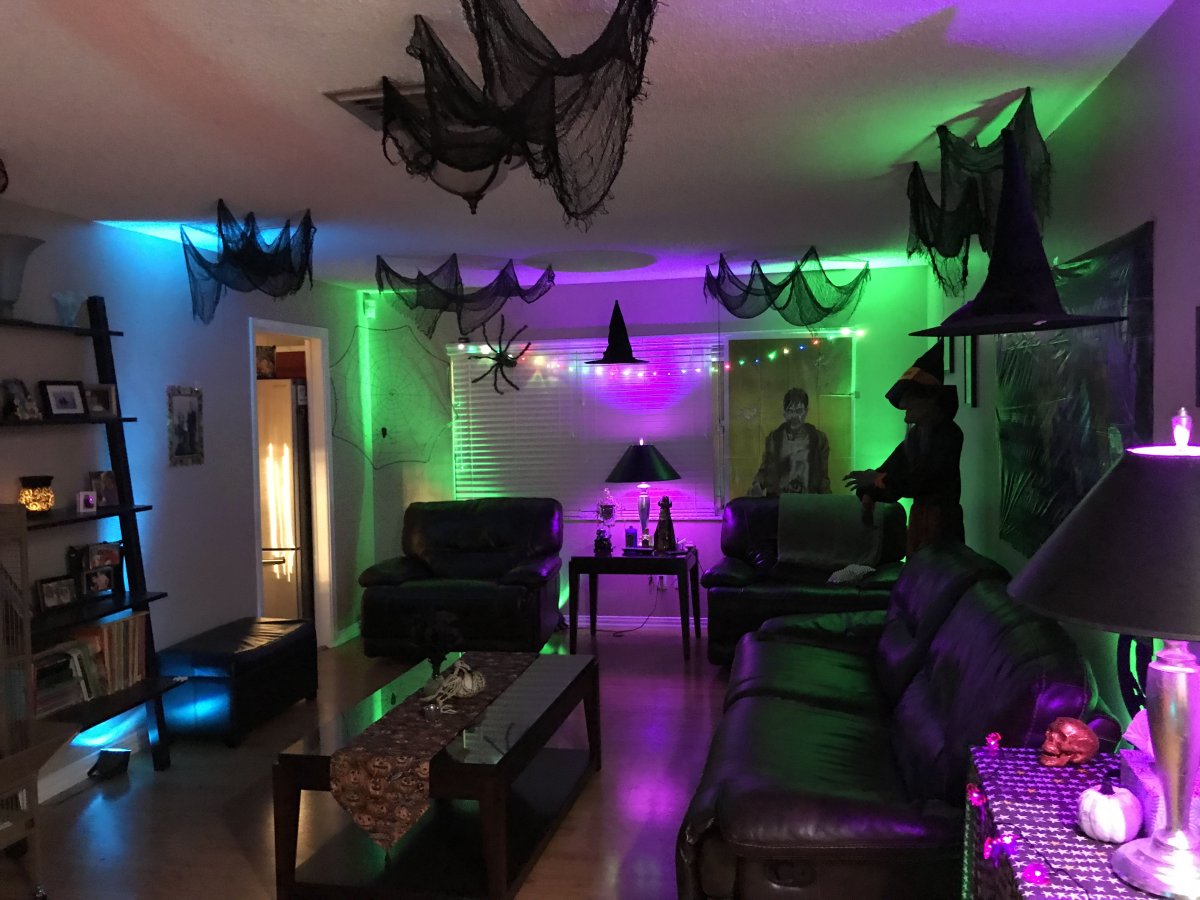 Хэллоуин атмосфера в комнате