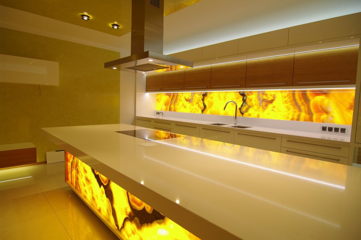 Оникс камень столешница