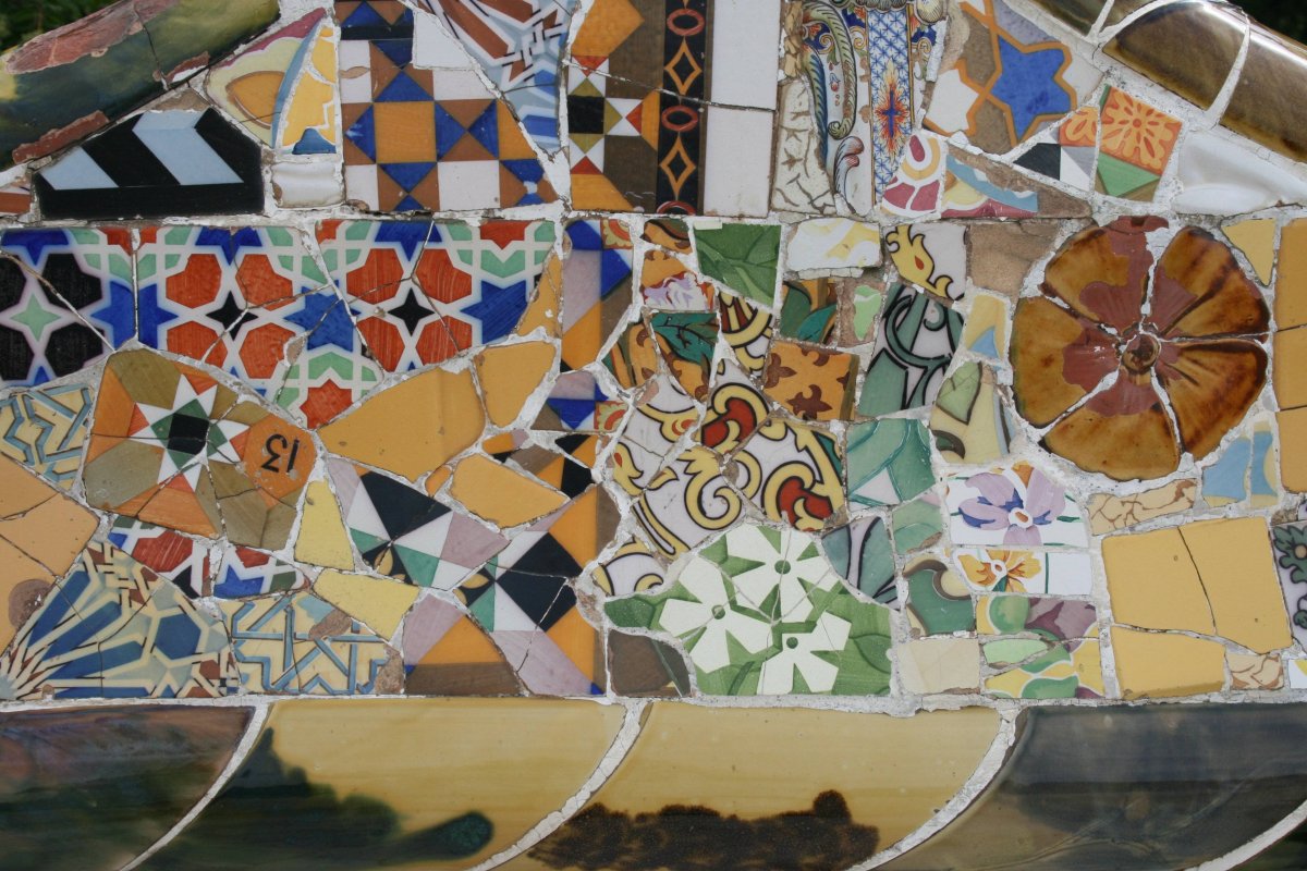 Гауди мозаика из битой