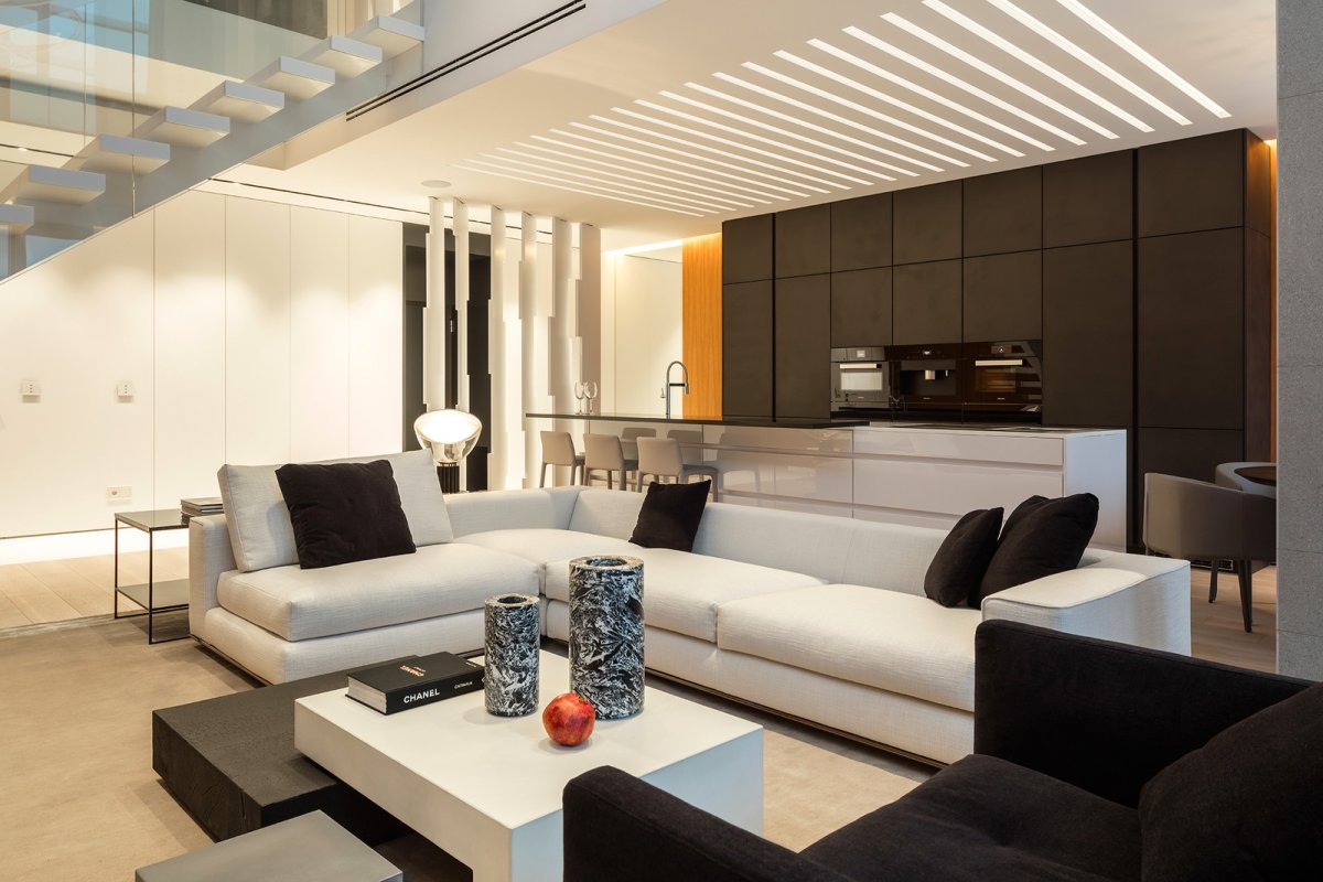 Гостиная в пентхаусе в современном стиле