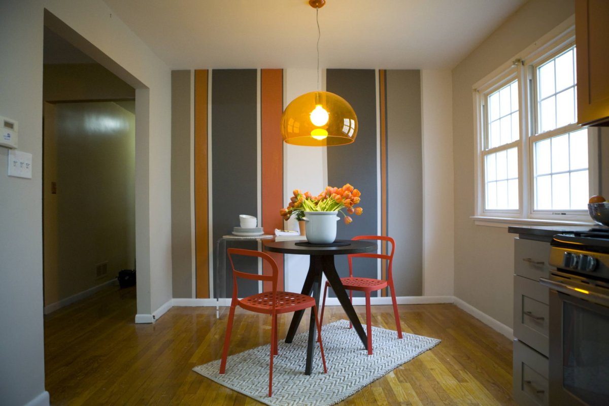 Полосатые стены в интерьере