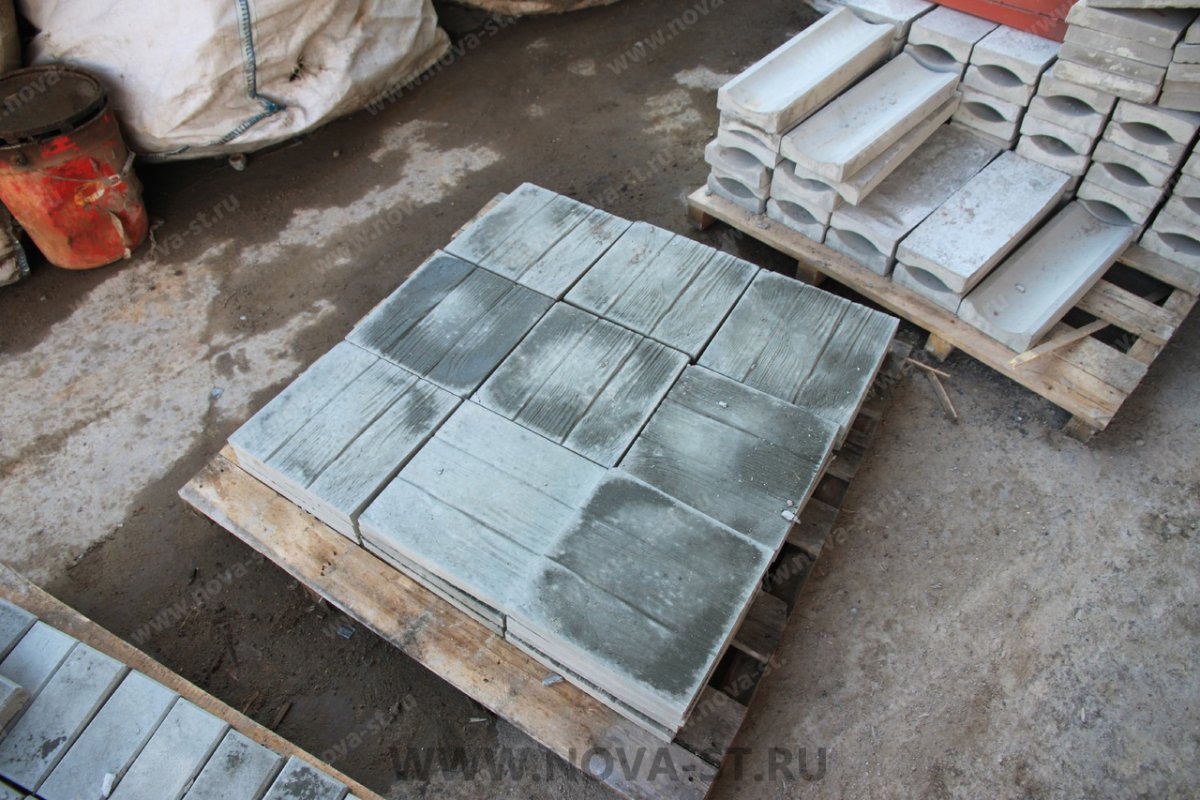 Стойка с базальтовой плиткой на троих