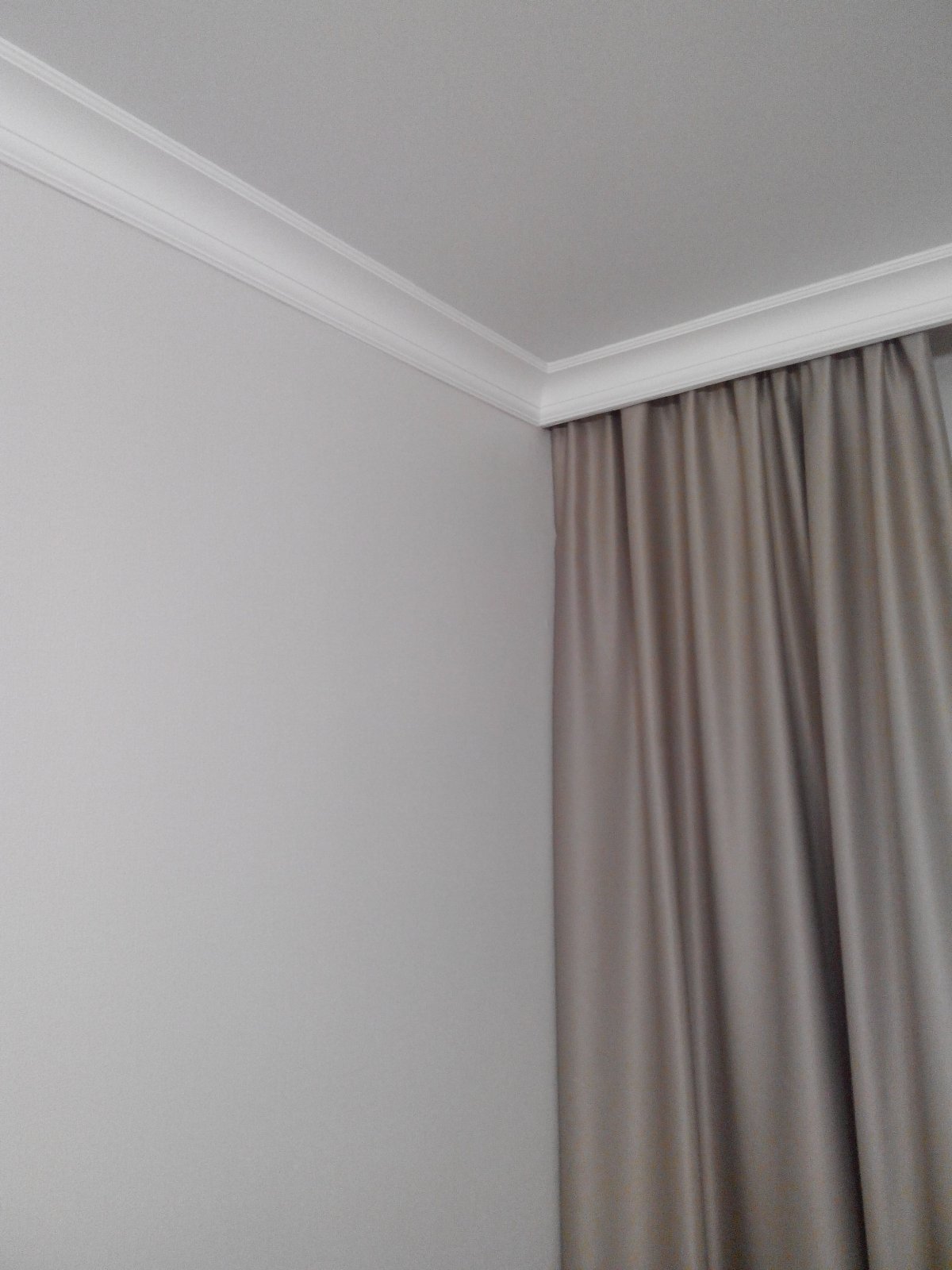 Потолочная гардина на натяжной