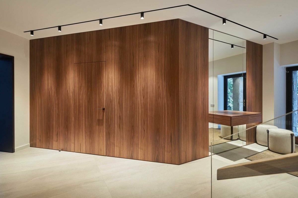 Двери высокие межкомнатные Инвизибл шпон