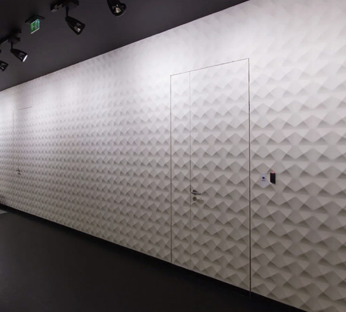 Скрытая дверь с 3d панелями