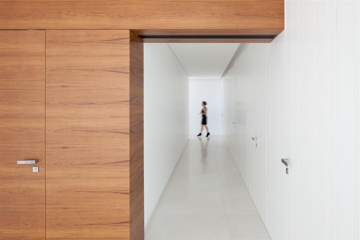 Стеновые панели с дверью