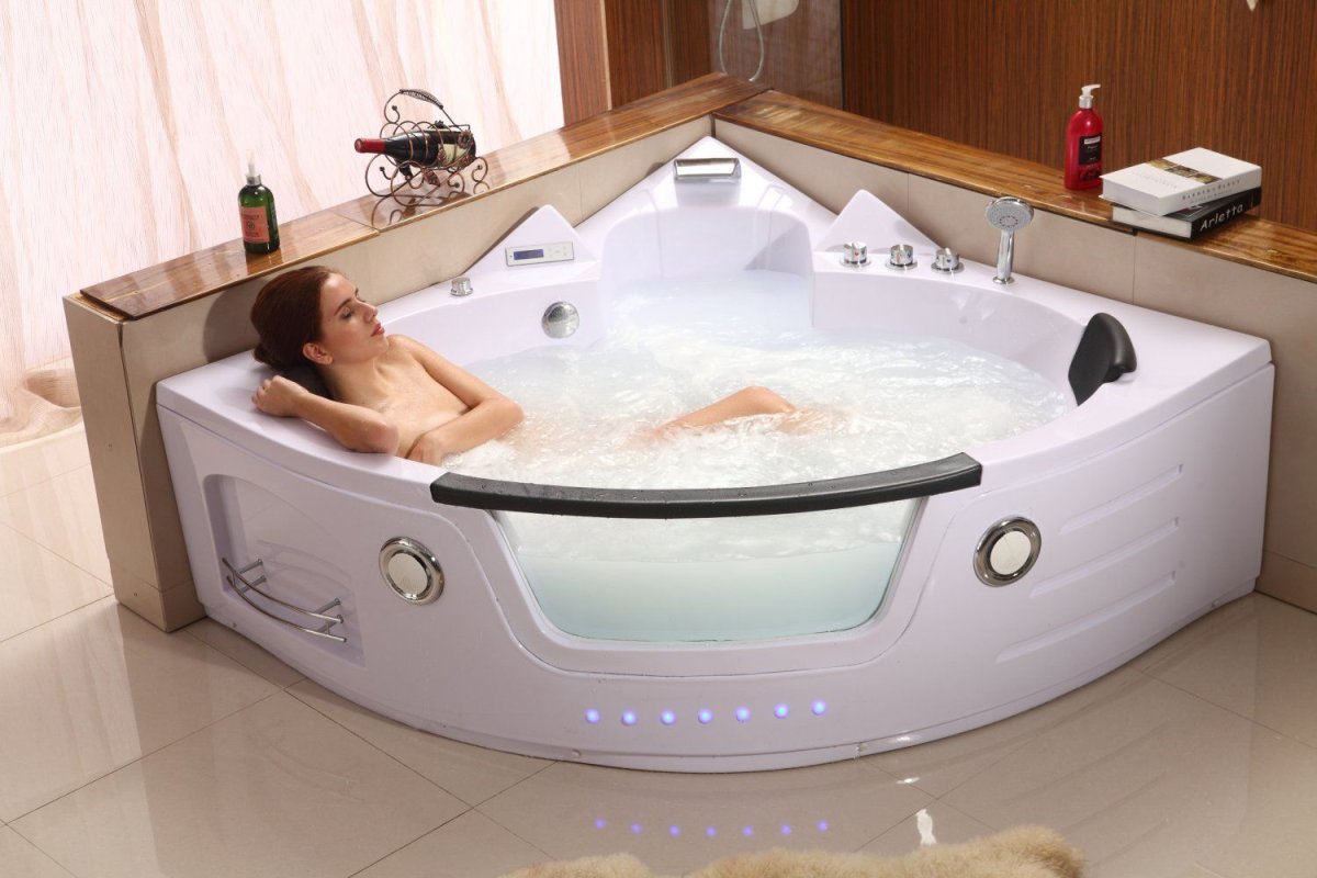 Угловые ванны Jacuzzi с гидромассажем