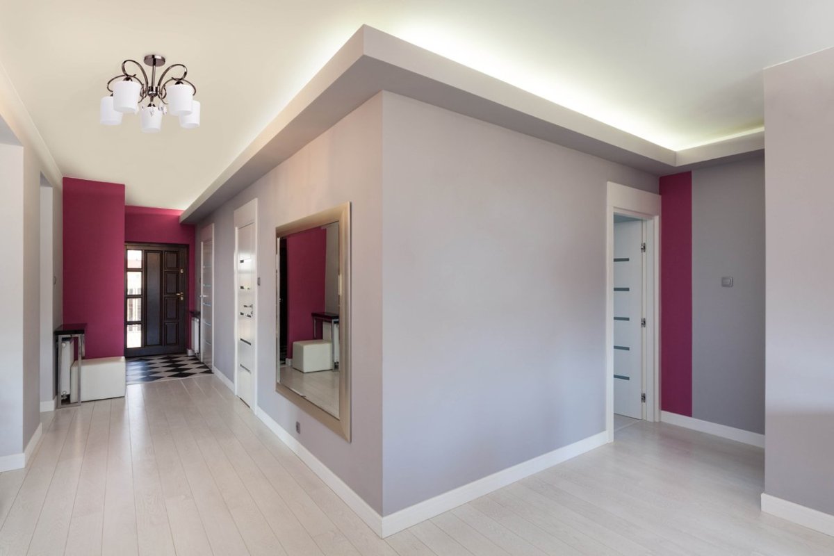 Окрашивание стен в коридоре