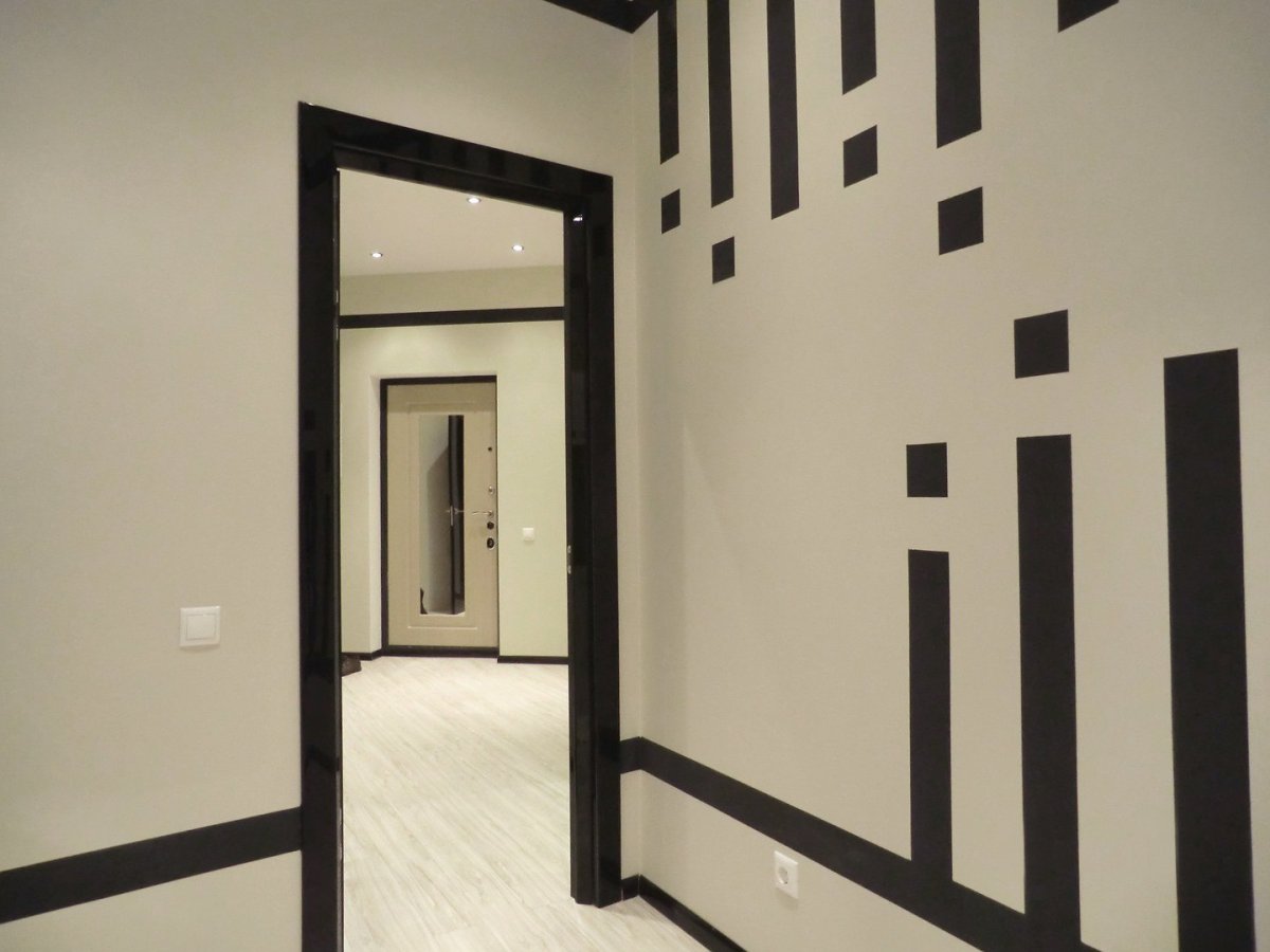 Крашенные стены в коридоре