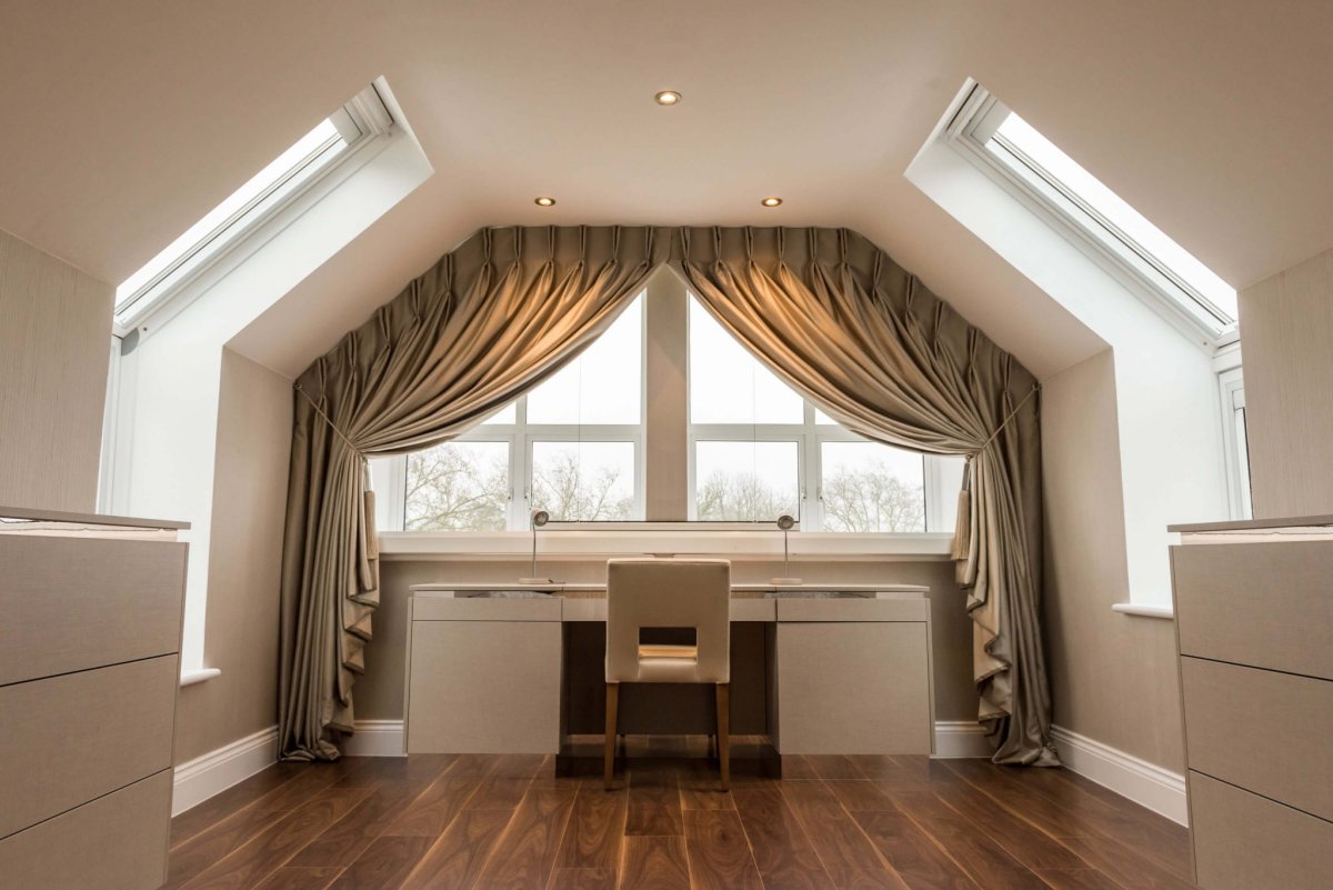 Шторы на скошенные окна