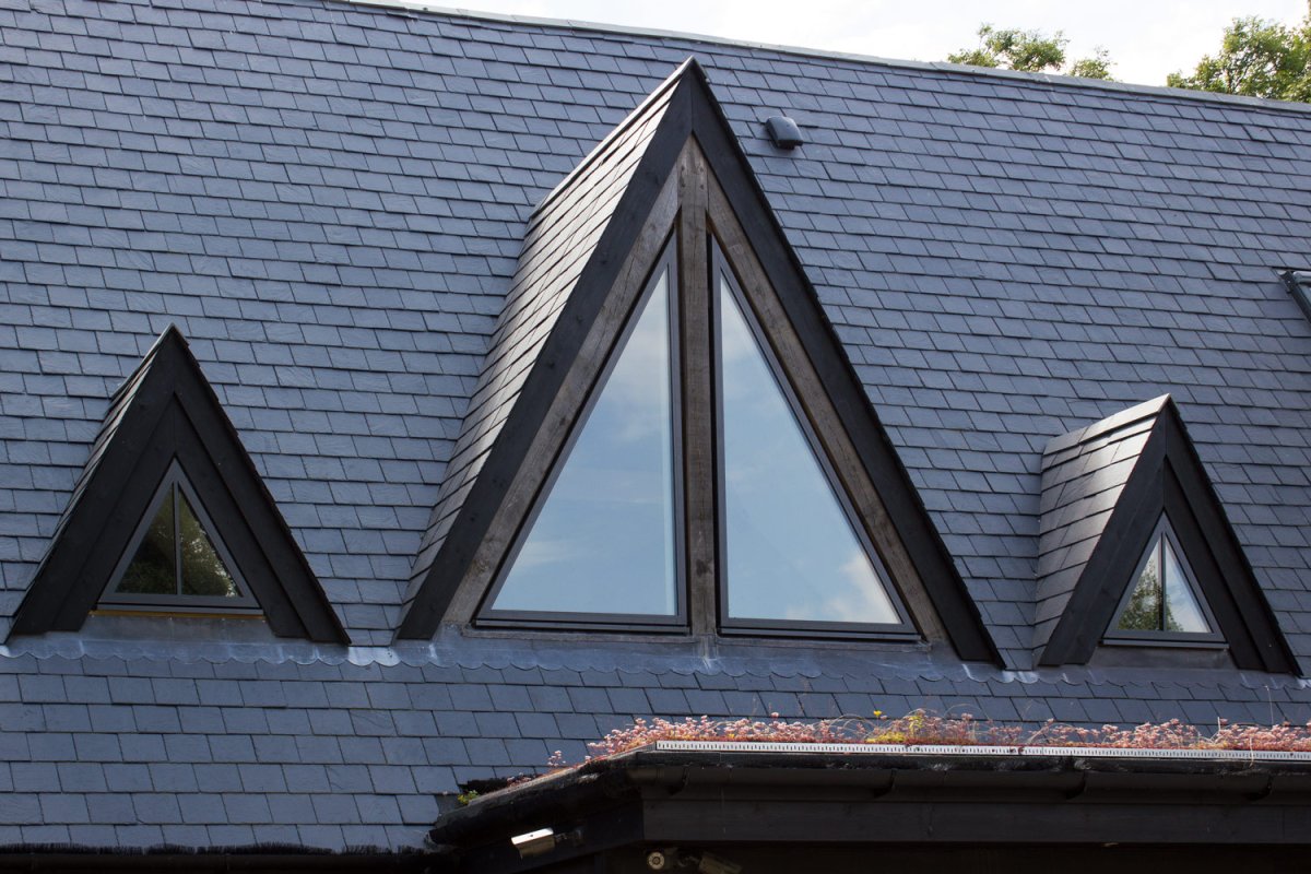 Треугольные пластиковые окна