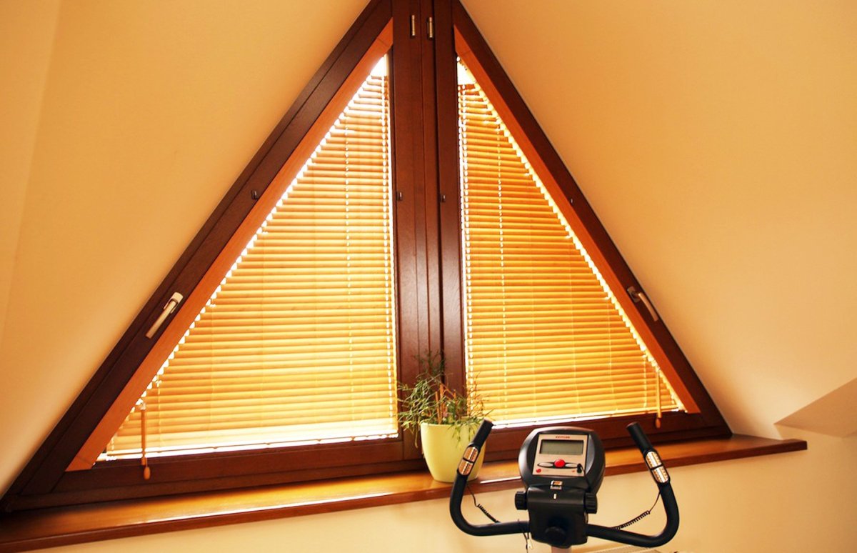 Жалюзи для трех уголных окон