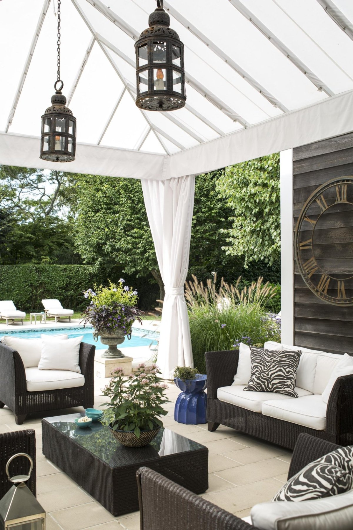 Интерьер беседки