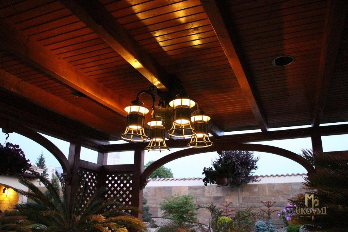 Подвесная лампа в беседку