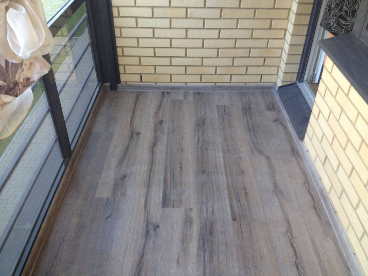 Укладка ламината на балконе