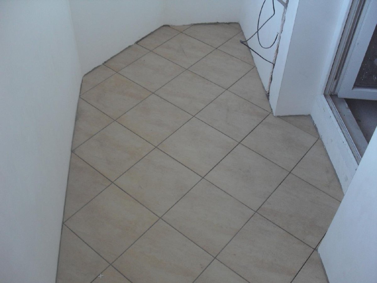 Плитка напольная на балкон